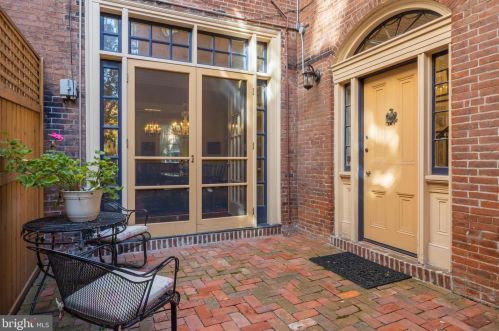 1016 Clinton St, Philadelphia PA 19107-6017 exterior