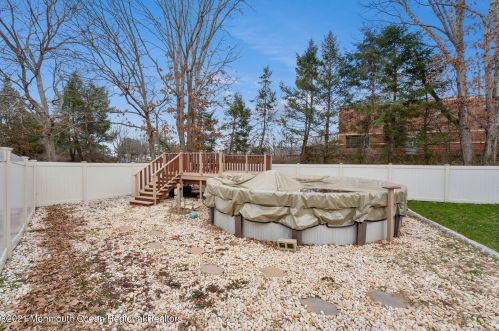 24 Sherwood Ln, Old Bridge NJ 08857-1635 exterior