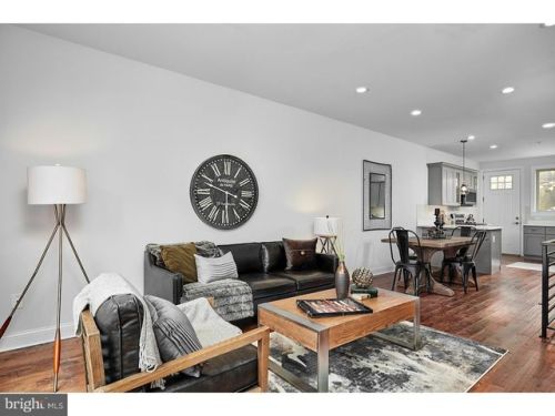 2310 Gerritt St, Philadelphia, PA 19146-4107