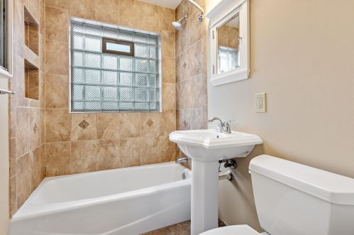 525 103, Milwaukee WI 53226-4315 exterior