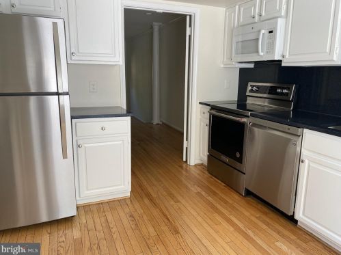 7641 Heatherton Ln, Rockville MD  20854-3203 exterior