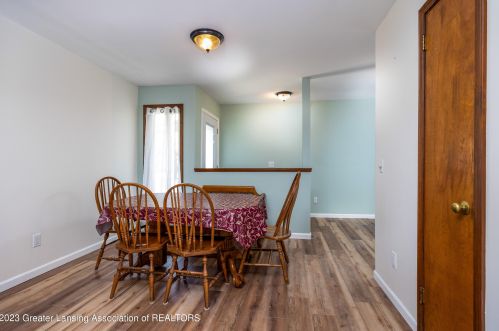 1225 Sandhill Dr, Dewitt MI 48820-9551 exterior