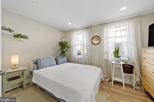 1804 4th St, Philadelphia PA  19122-2202 exterior