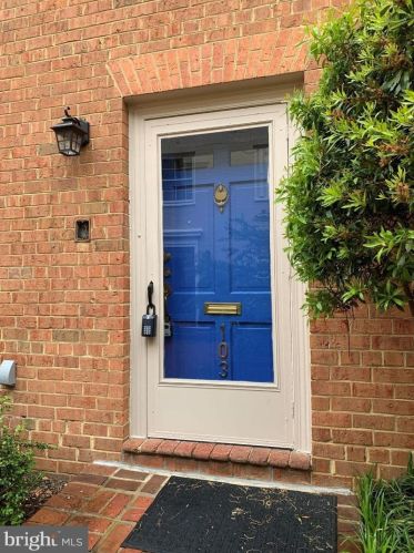 103 Cameron Mews, Alexandria, VA 22314-2603