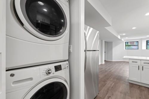 3142 Diversey Ave, Chicago IL 60647-1558 exterior