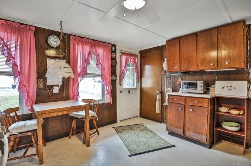 49 Delafield St, Poughkeepsie NY 12601-1708 exterior