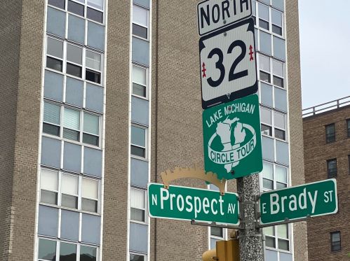 1707 Prospect Ave, Milwaukee WI 53202-1967 exterior