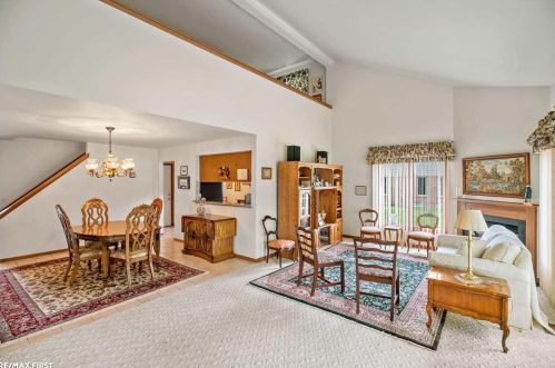 45985 Mdw Cir, Macomb Township MI 48044-3936 exterior