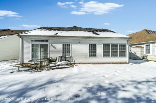 25 Cypress Pt Ln, Jackson Twp NJ 08527-4016 exterior