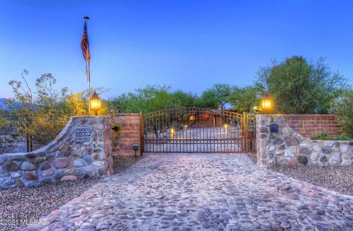 11330 Tanque Verde Rd, Tucson AZ  85749-8525 exterior