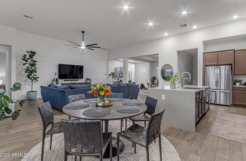 8513 22 Dr, Phoenix AZ 85041-7712 exterior