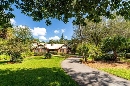 1950 Copenhaver Rd, Fort Pierce, FL 34945-3009