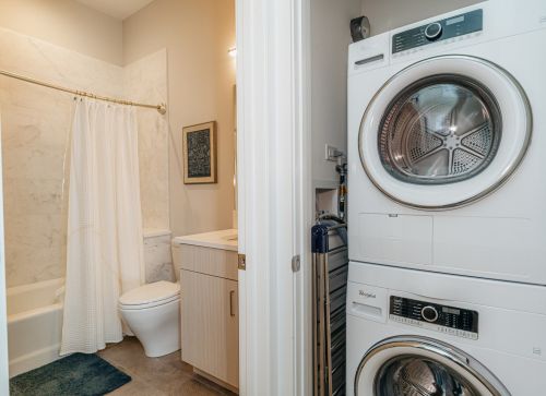 2810 Walton St, Chicago IL 60622-4450 exterior