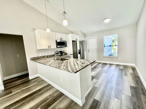 1985 Leafy Rd, Fort Pierce FL 34953-1328 exterior