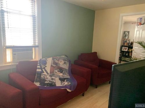 150 Maple St, Fairview NJ  07022-1511 exterior
