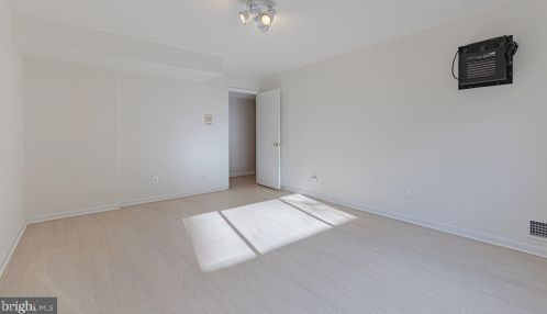 1515 Highwood Dr, Mc Lean VA  22101-5800 exterior