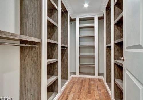 29 Hickory Pl, Livingston NJ  07039-3614 exterior