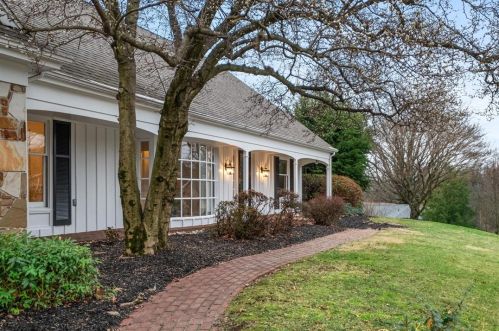 213 Harwick Dr, Pittsburgh PA  15235-5331 exterior