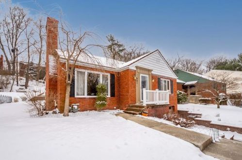 841 Macarthur Dr, Pittsburgh PA 15228-1703 exterior