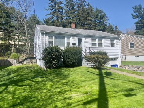 17 Arbor Dr, Norwalk, CT 06854-3407