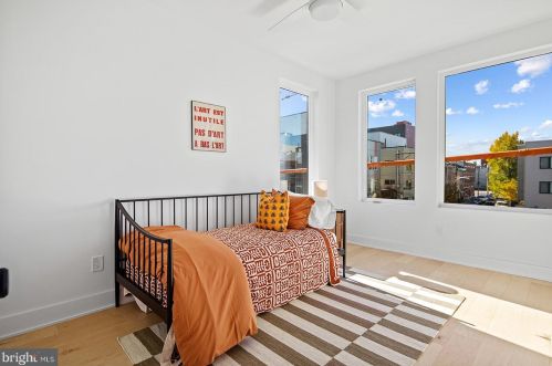 1613 2nd St, Philadelphia PA 19122 exterior