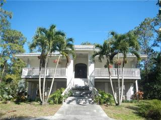 270 Soll St, Naples, FL 34109-3823