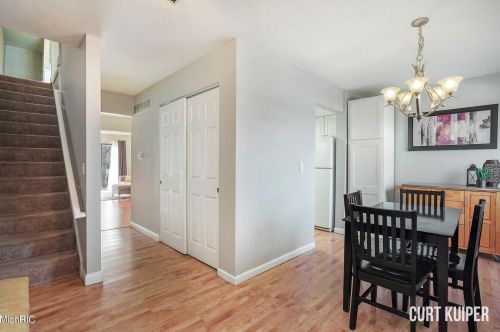 4044 Norway St, Grand Rapids, MI 49546-6157