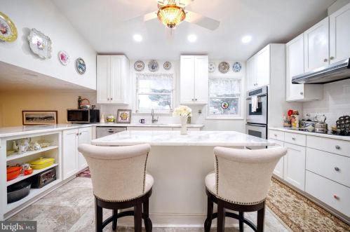 15300 Beaufort Pl, Silver Spring MD  20905-4202 exterior