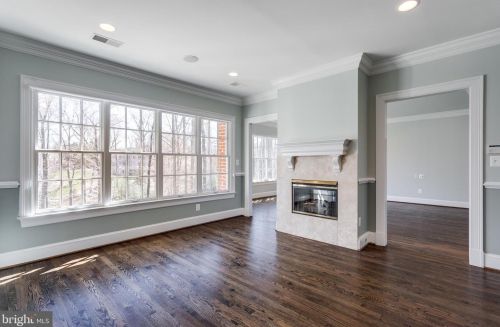 884 Alvermar Rdg Dr, Mc Lean VA 22102-1435 exterior