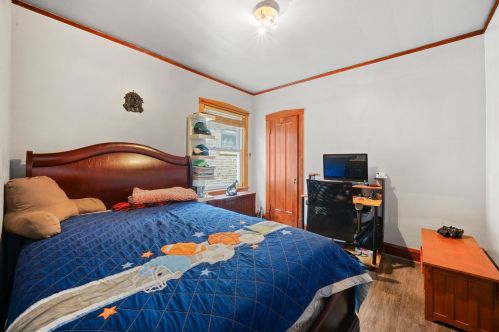 5238 Nelson St, Chicago IL 60657-3042 exterior