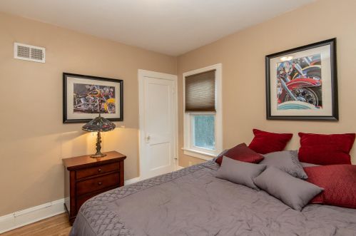 2905 Hackett Ave, Milwaukee WI 53211-3442 exterior