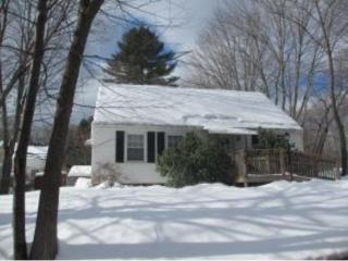 7 Fairbanks St, Concord, NH 03301-3205