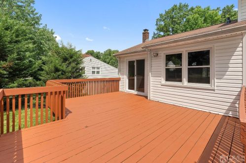 201 Shirley Ave, Edison NJ 08820-1323 exterior