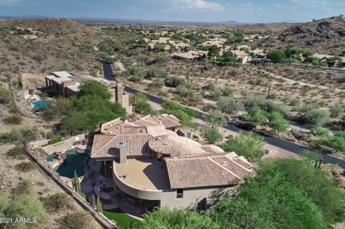 13841 Cyn Dr, Phoenix AZ 85016-2403 exterior