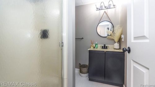 22158 Edgewater, Novi MI  48375-5014 exterior