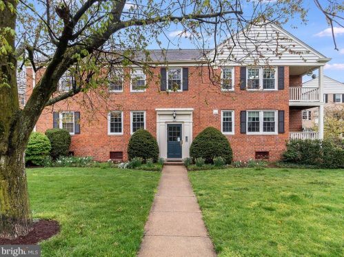 6607 10th St, Alexandria, VA 22307-6607