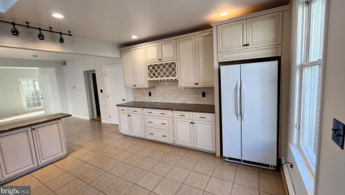 725 Collings Ave, Camden NJ  08107-1725 exterior