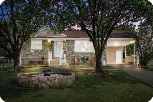 4301 Fatima Dr, Saint Louis MO 63123-6707 exterior