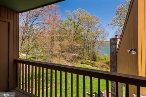 2230 Deerfield Dr, Media PA 19063-1834 exterior