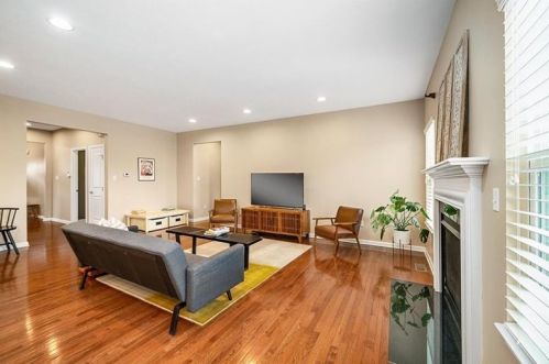 216 Overlook Dr, Pittsburgh PA 15216-1545 exterior