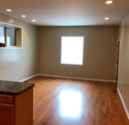 5028 Lawrence Ave, Chicago IL 60630-3400 exterior