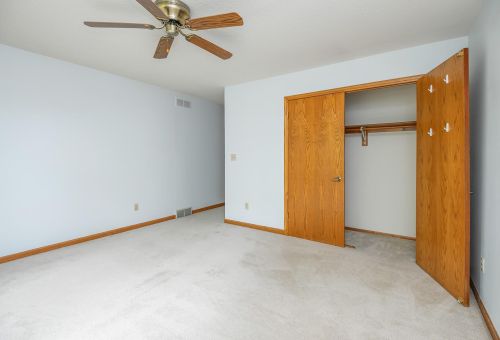 3809 Oakridge Ct, Milwaukee WI 53228-1367 exterior