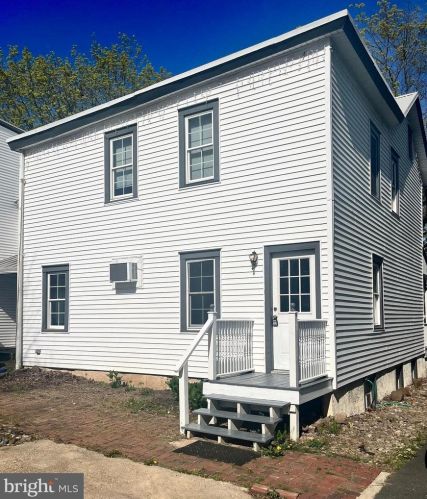 482 Laurelwood Rd, Pottstown PA  19465-6922 exterior