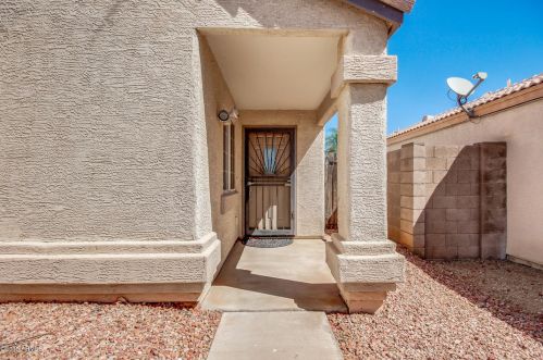 4736 Desert Wind Dr, Phoenix AZ  85044-6211 exterior
