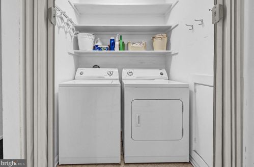 214 Charles St, Hanover PA 17331-2204 exterior