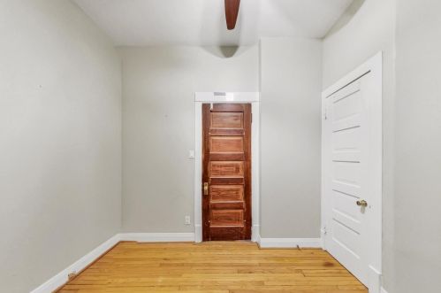 4053 Greenview Ave, Chicago IL 60626-4217 exterior