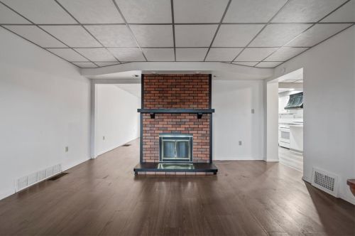 106 Carrick Ave, Pittsburgh PA  15210-4324 exterior