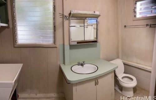 704 19 Ave, Honolulu HI 96816-4608 exterior