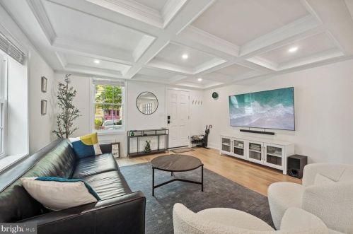 3134 Dumbarton St, Washington DC  20007-3308 exterior