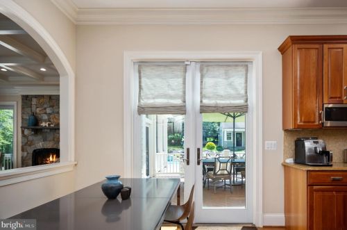 6421 Divine St, Mc Lean VA 22101-4702 exterior